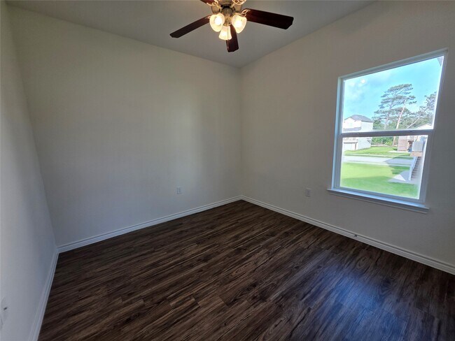 Building Photo - 6119 Lacey Oak Dr