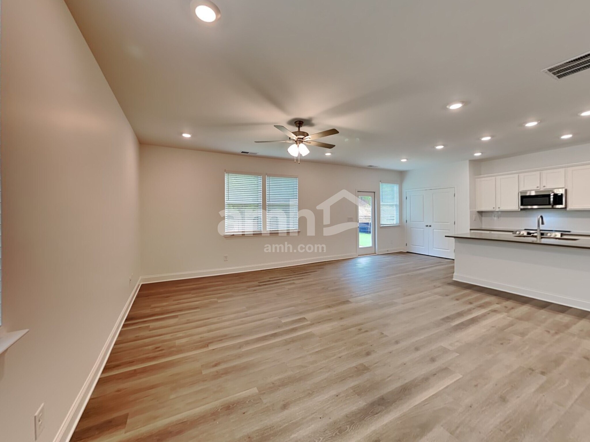 Building Photo - 625 Smt Vw Ln