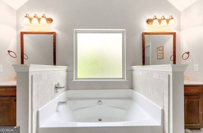 Building Photo - 135 Ravens Landing
