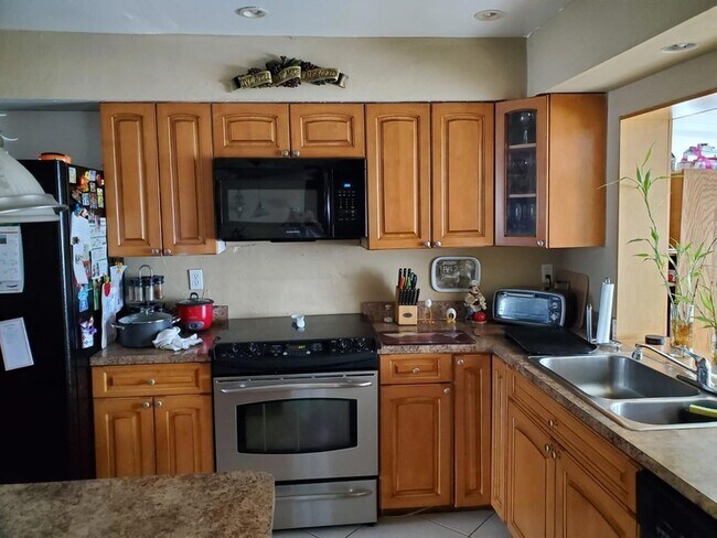 Building Photo - 9820 NW 24th St