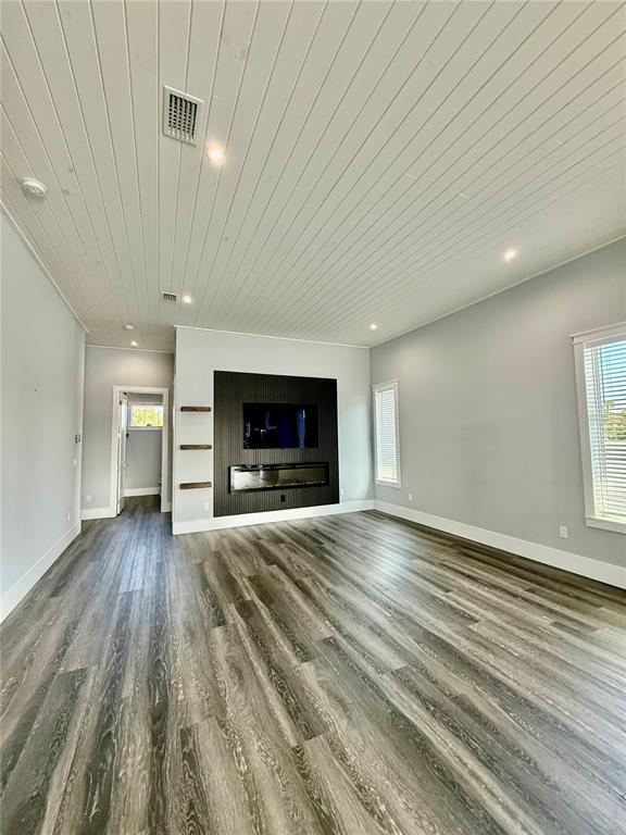 Building Photo - 304 N 7th St