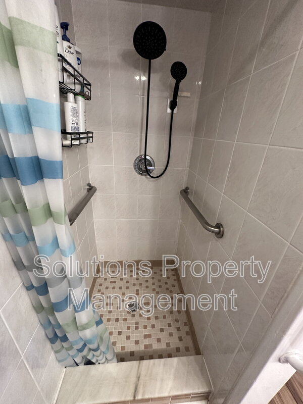 Building Photo - 100 Canebreakers Dr