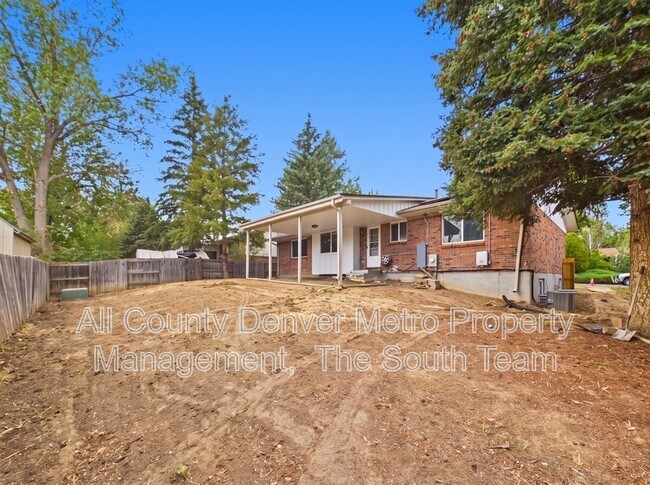 Building Photo - 2516 S Pagosa St
