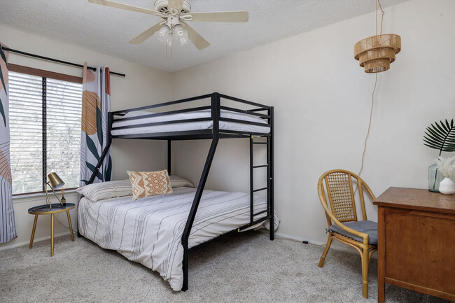 Bedroom - 5007 Fort Clark Dr