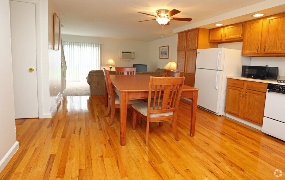 2 Bedroom 1.5 Bath Furnished - Pleasant Hill Crossings