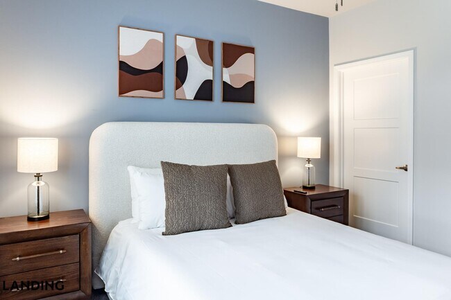 Building Photo - 2023 N Broadmoor Ave