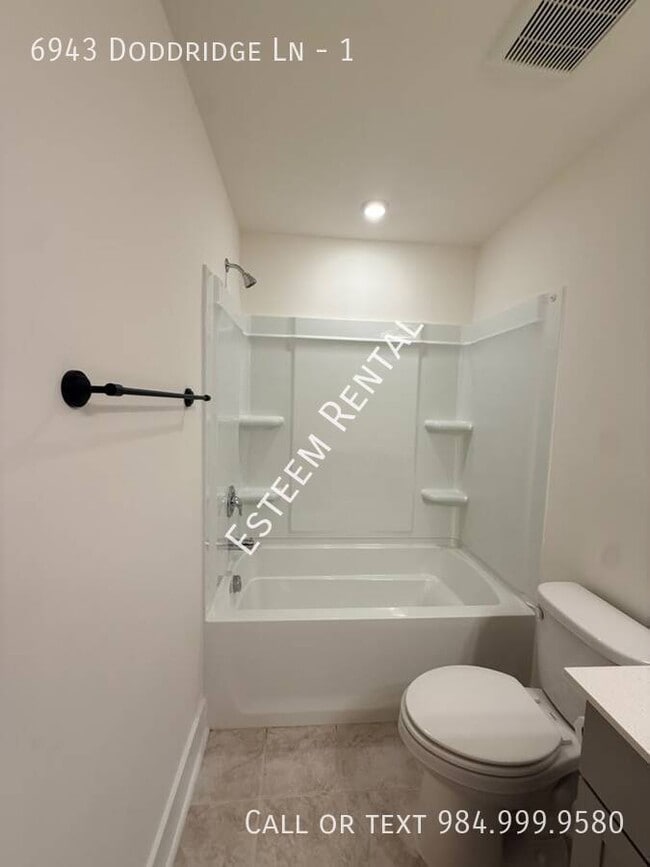 Building Photo - 6943 Doddridge Ln