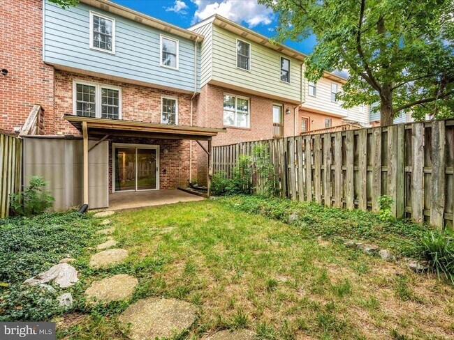 Building Photo - 112 Bracken Ct