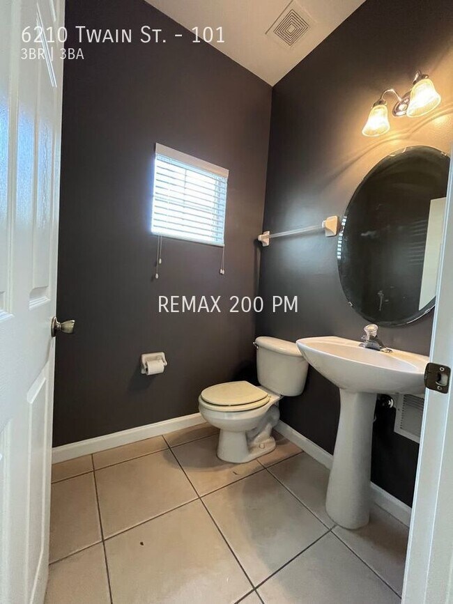 Building Photo - 6210 Twain St