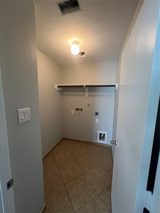 Building Photo - 2903 Sockeye Dr