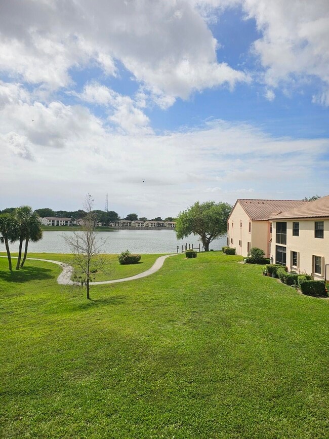 Building Photo - 3190 Leewood Terrace