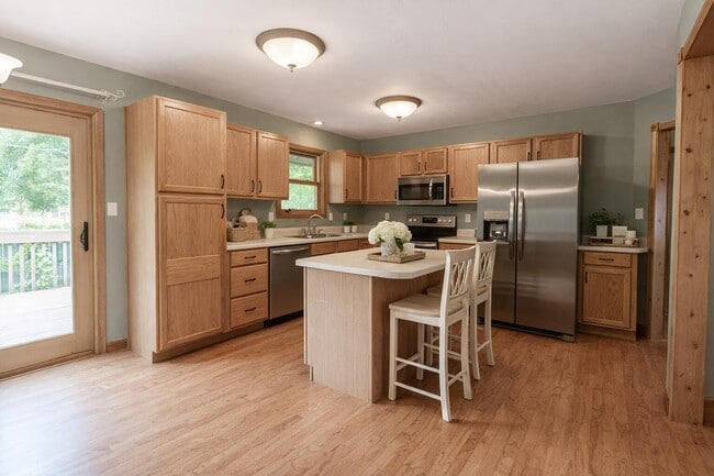 Building Photo - 1302 Look Out Ct