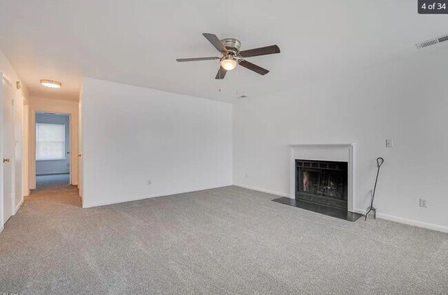 Building Photo - 2 bedroom 2 full bath condo close to the b...