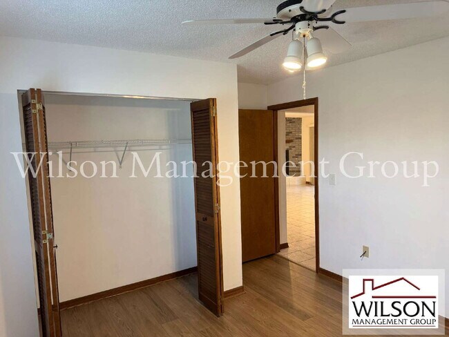 Building Photo - 1420 Flamingo Dr