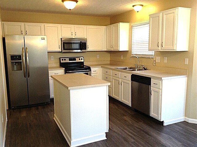 Building Photo - 7252 Aplin Dr