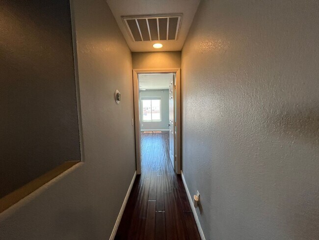 Building Photo - Stylish 3-Bedroom Home with Loft in Gated Community