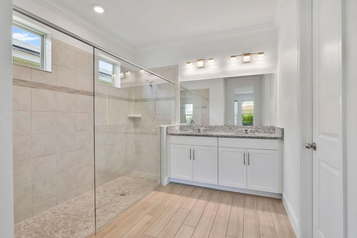 Building Photo - 8318 Vivaro Isle Way