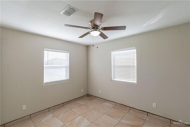 Building Photo - 20 S Olivarez St