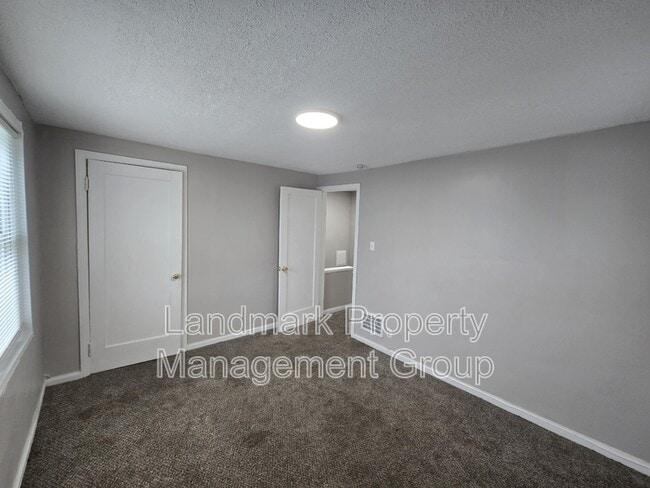 Building Photo - 8880 Rutherford St