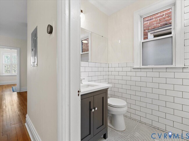 Building Photo - 3319 W Grace St