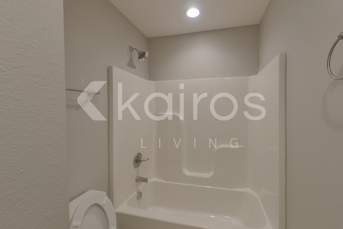 Building Photo - 10114 W 20th St