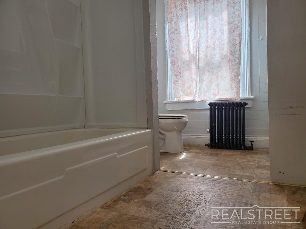 Building Photo - Hicks Street