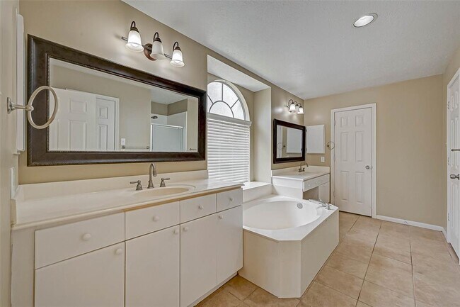 Building Photo - 1630 Berkoff Dr