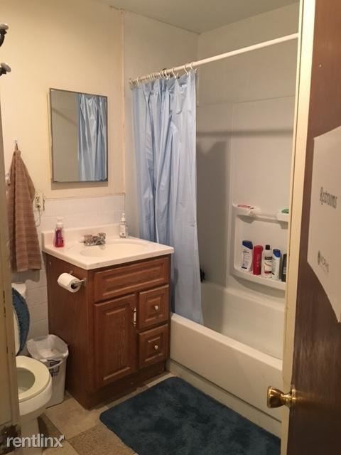 Building Photo - 2 br, 1 bath  - 1572 Tremont St # 1A