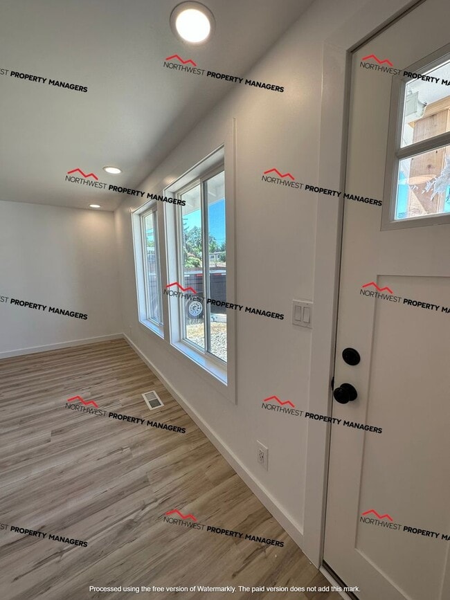 Building Photo - STATUS: AVAILABLE   | R293 | $2095.00