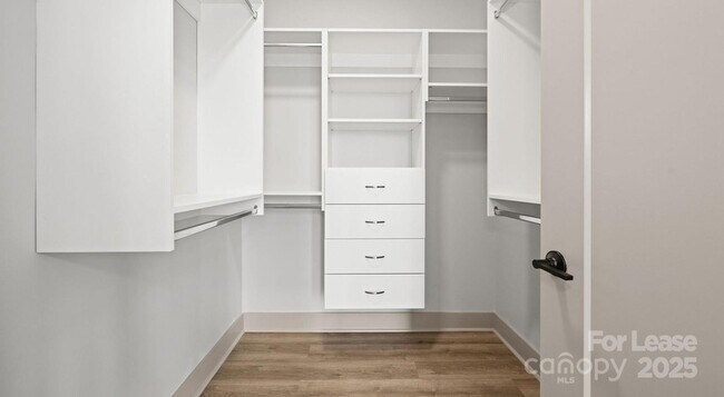 Building Photo - 2025 Cleveland Ave