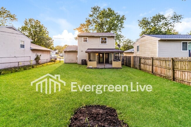 Building Photo - 1608 Carriage Dr