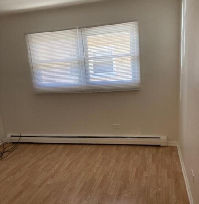 Building Photo - 10416 Major Ave