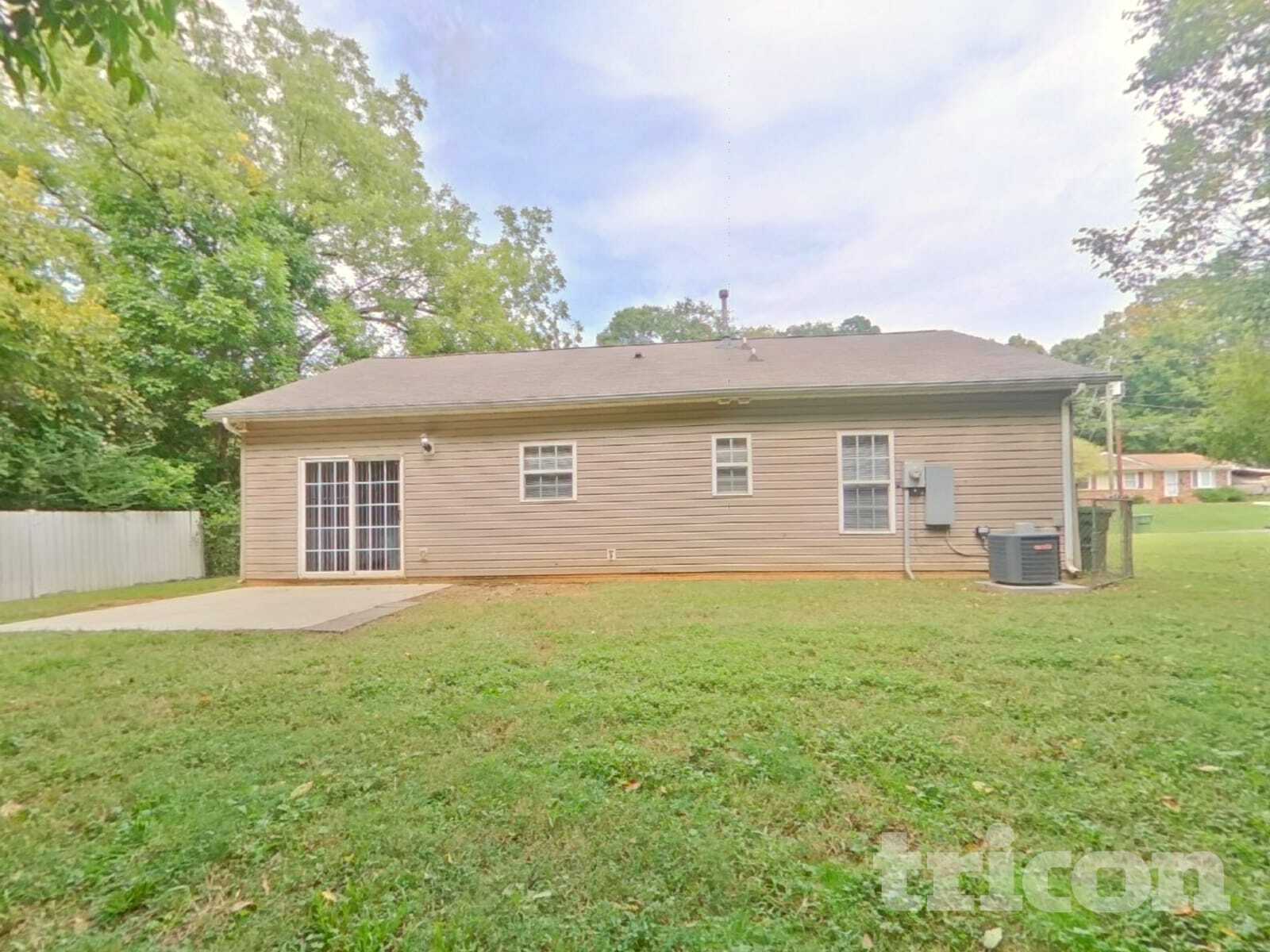 Building Photo - 117 W Nims Ave