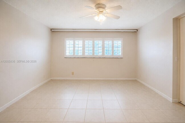 Building Photo - 401 Briny Ave