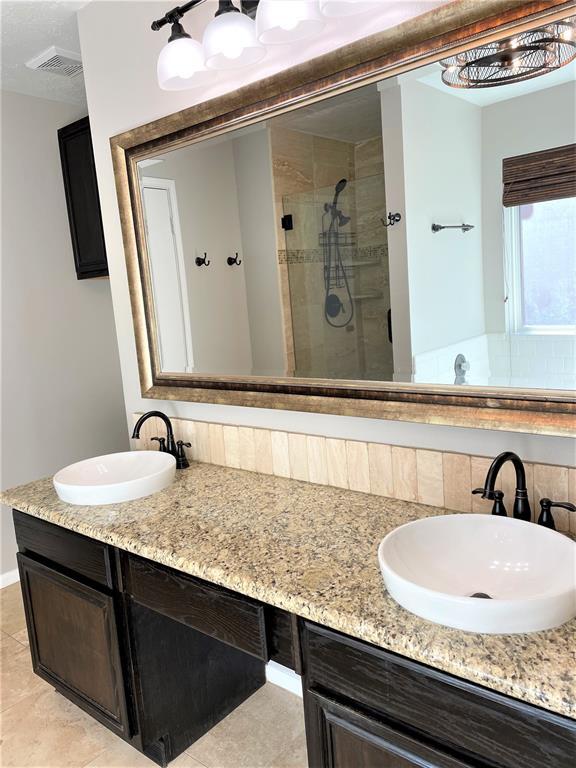 Building Photo - 15122 Red Cedar Cove Ln
