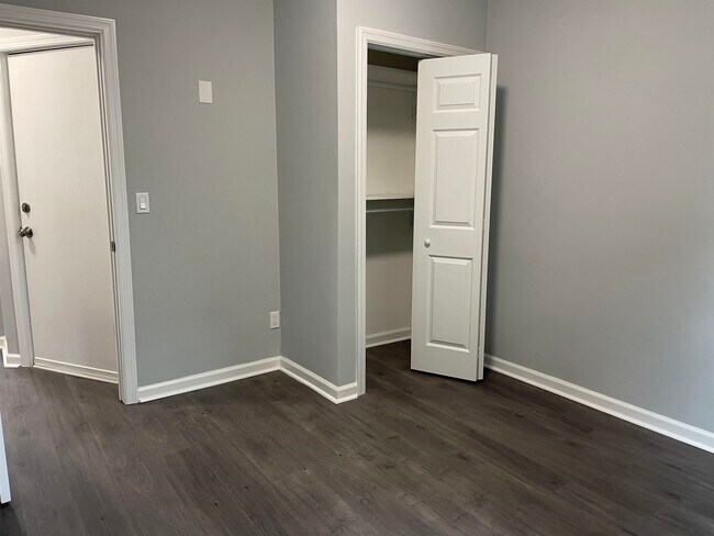 Building Photo - 54 Mt Prospect Ave