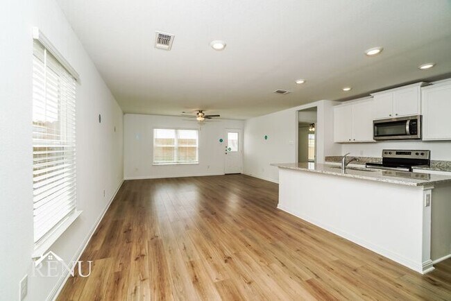 Building Photo - Coming Soon!