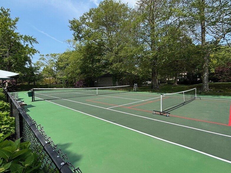 Building Photo - 33 Ward St