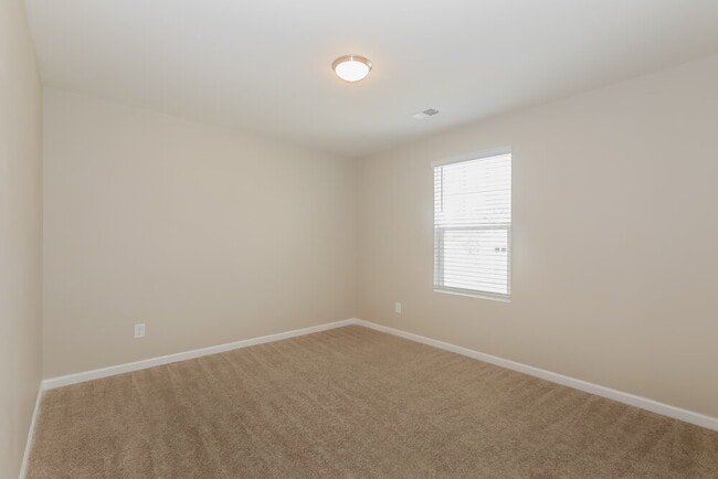 Building Photo - 258 Sinclair Way