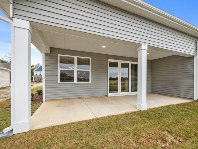 Building Photo - 3 Bedroom Home in WATERSIDE!