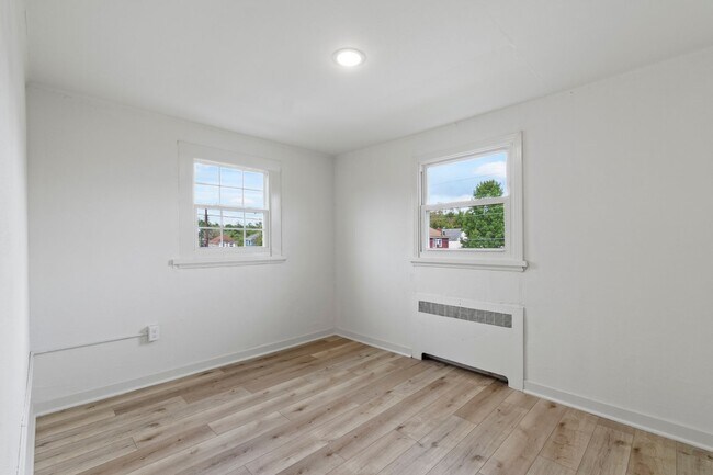 Building Photo - 616 Grandview Ave