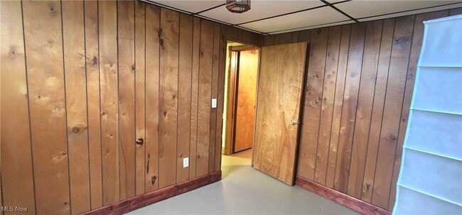 Building Photo - 9090 Radcliffe Rd