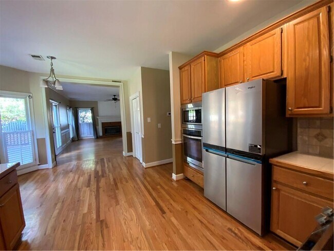 Building Photo - 165 Kiveton Park Dr