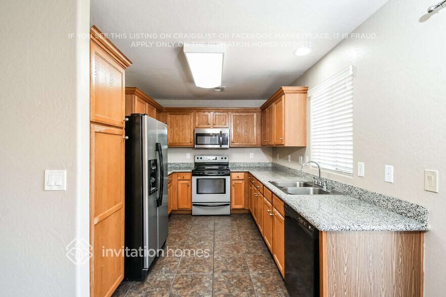 Building Photo - 256 W Angus Rd