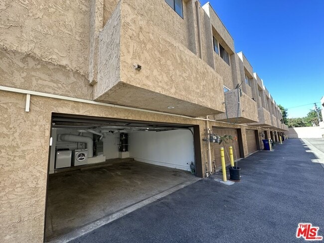 Building Photo - 5307 Wilkinson Ave