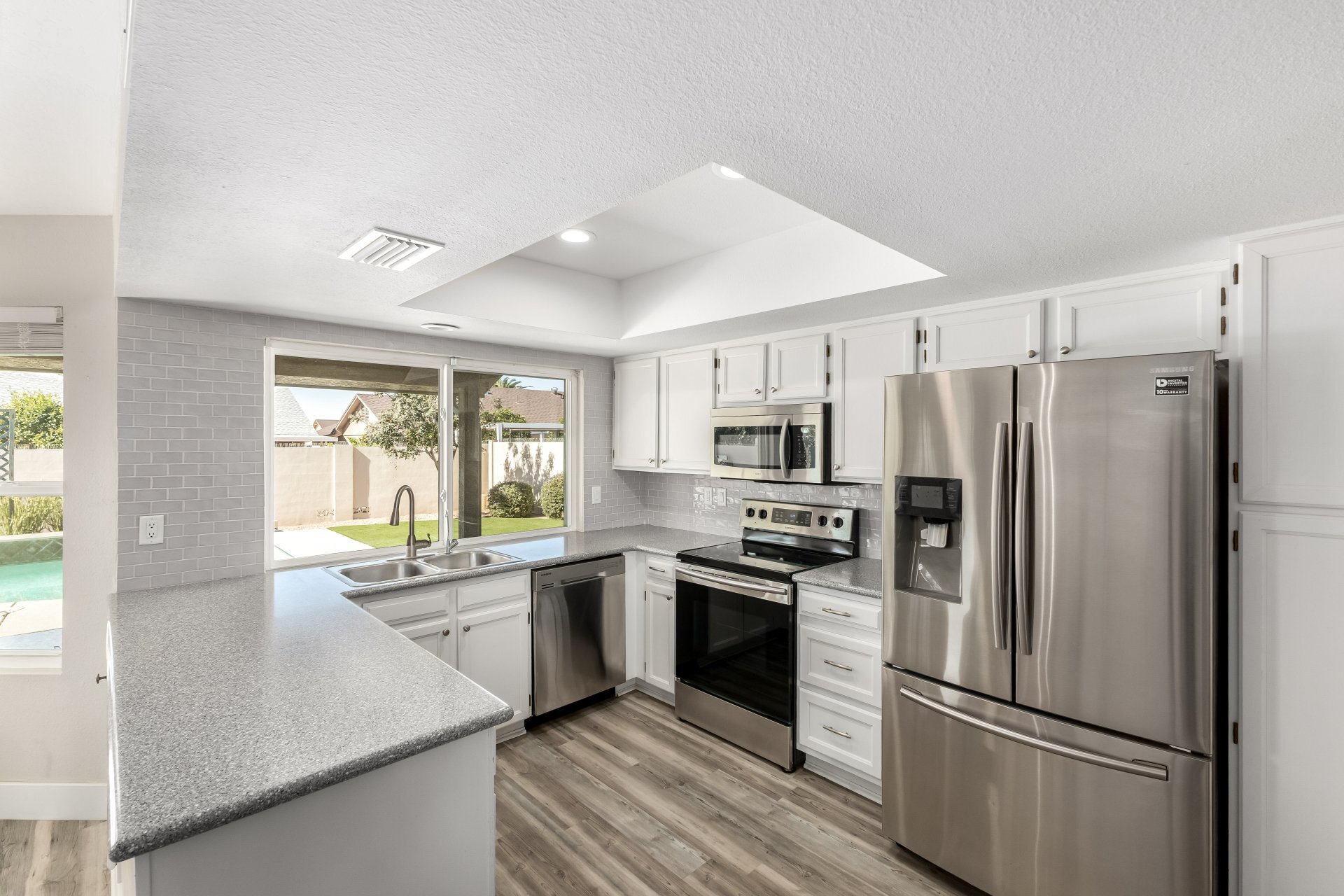 Building Photo - 908 S 78th Pl