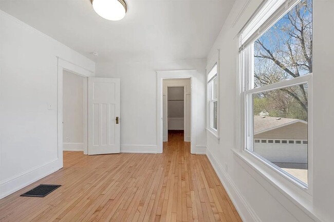 Building Photo - Charming Cape Cod Single Family