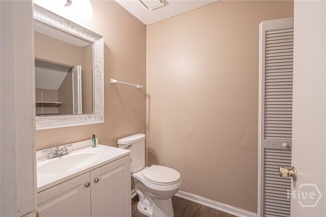 Building Photo - 34 Hidden Lake Ct