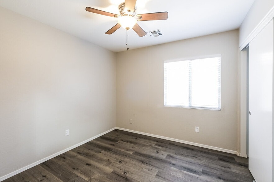 Building Photo - 31318 N Shale Dr