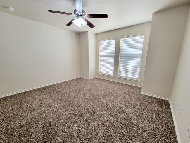 Building Photo - 3/2/2 in Bell Farms with Yard Maintenance Paid by Owner